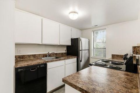 Tiny photo for 4692 Charecote Lane E #E, Columbus, OH 43220 (MLS # 226005464)