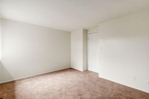 Tiny photo for 4692 Charecote Lane E #E, Columbus, OH 43220 (MLS # 226005464)