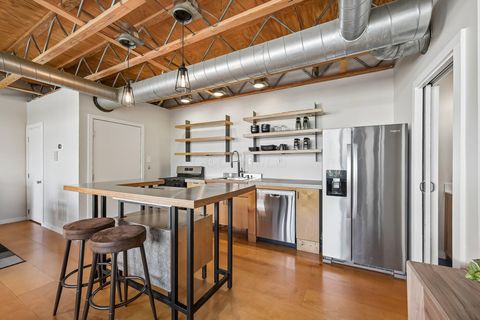Tiny photo for 956 N High Street 2X #2X, Columbus, OH 43201 (MLS # 226014488)
