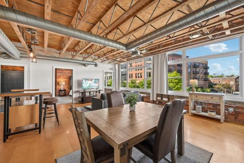 Photo of 956 N High Street 2X #2X, Columbus, OH 43201 (MLS # 226014488)