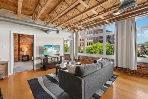 Tiny photo for 956 N High Street 2X #2X, Columbus, OH 43201 (MLS # 226014488)