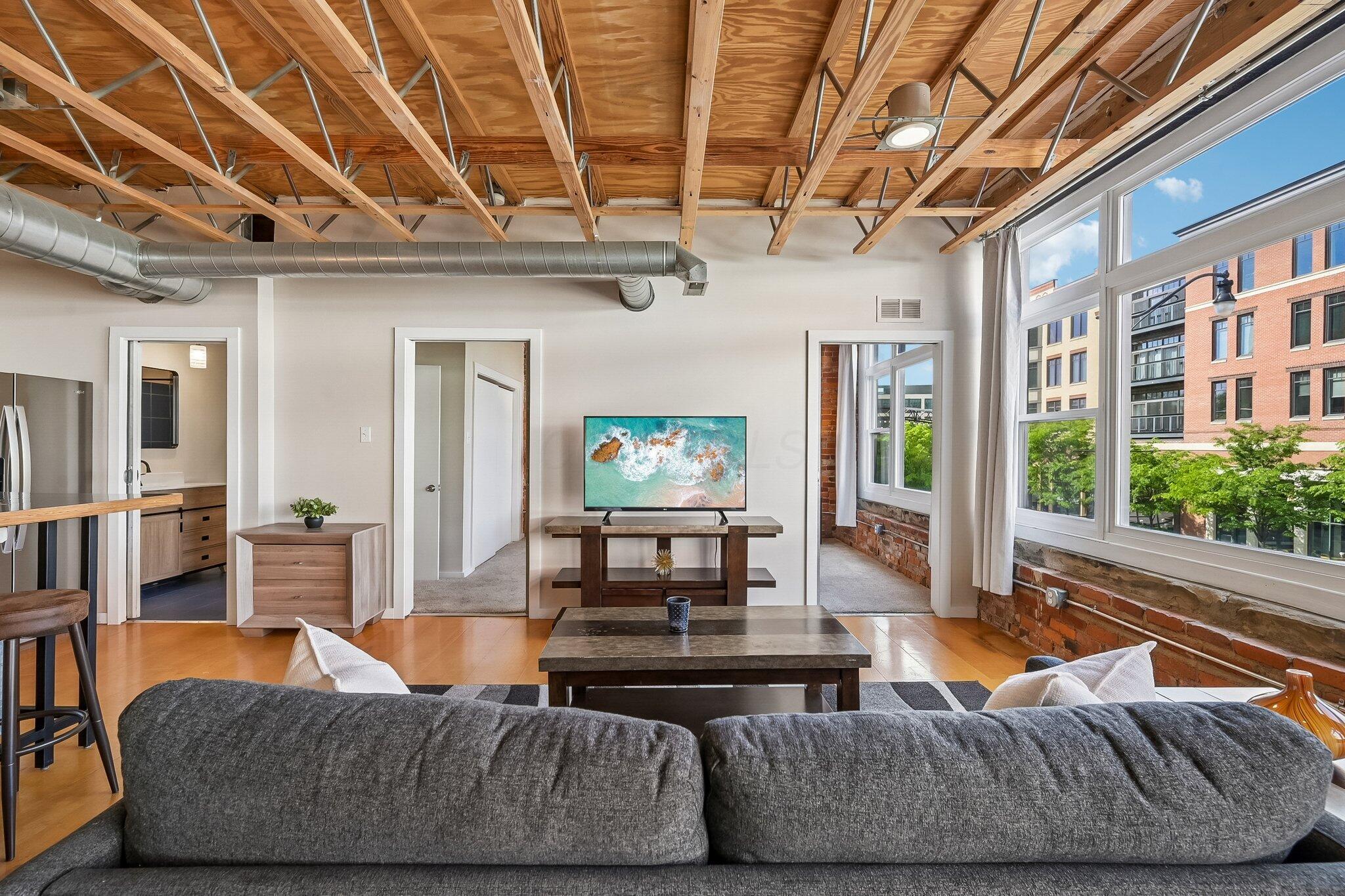 956 N High Street 2X