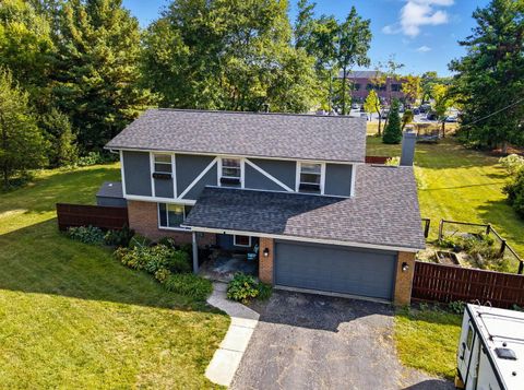 Tiny photo for 6869 Cedar Brook Place, New Albany, OH 43054 (MLS # 225035780)