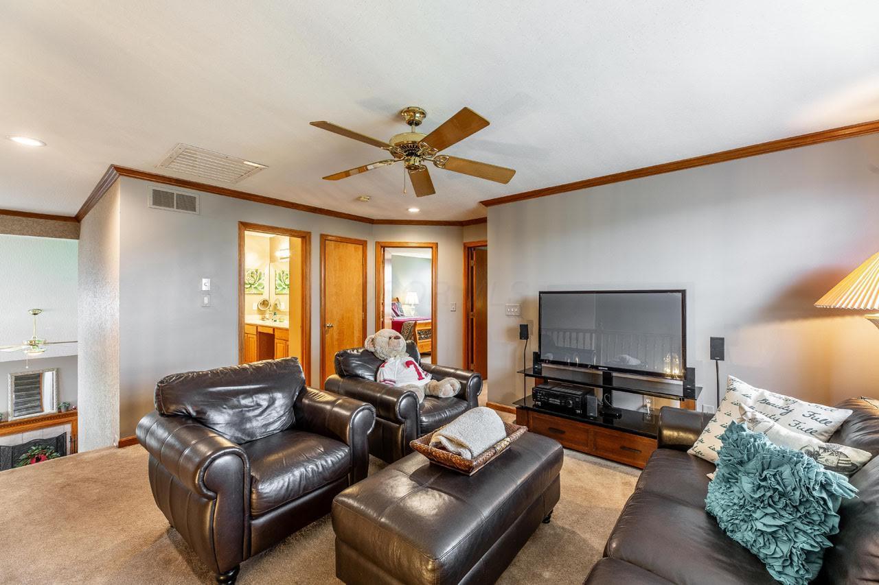 4506 Trailane Drive, Hilliard, Ohio image 37