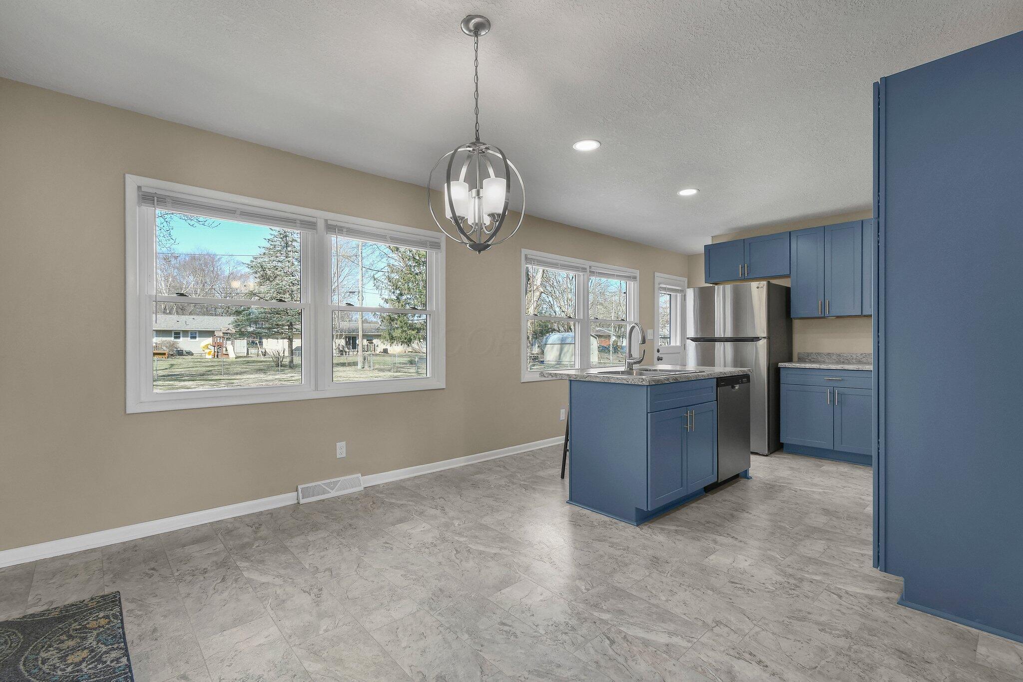 139 Greer Drive, Newark, Ohio image 7