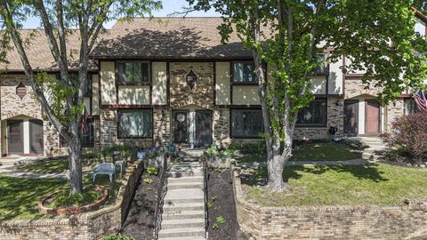 Photo of 3032 Blendon Woods Boulevard, Columbus, OH 43231 (MLS # 226013883)