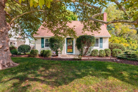 Photo of 2212 Woodstock Road, Upper Arlington, OH 43221 (MLS # 226037062)