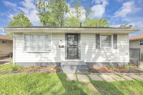 Photo of 2535 Bulen Avenue, Columbus, OH 43207 (MLS # 226017553)