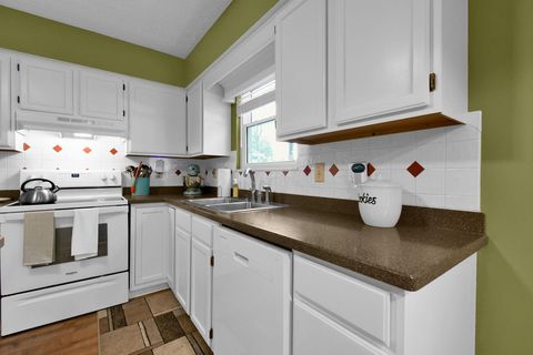 Tiny photo for 3077 Highland Park Drive, Pickerington, OH 43147 (MLS # 225037233)