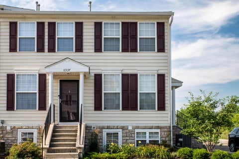 Tiny photo for 6997 Monarchos Drive 11 #11, New Albany, OH 43054 (MLS # 226024742)