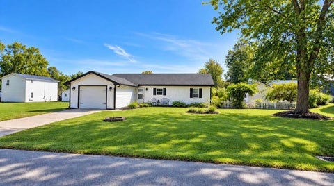 Photo of 13520 Juniper Road NE, Thornville, OH 43076 (MLS # 226036808)