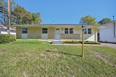 Photo of 4852 Colonel Perry Drive, Columbus, OH 43229 (MLS # 225039640)