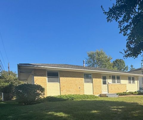 Photo of 4852 Colonel Perry Drive, Columbus, OH 43229 (MLS # 225039640)