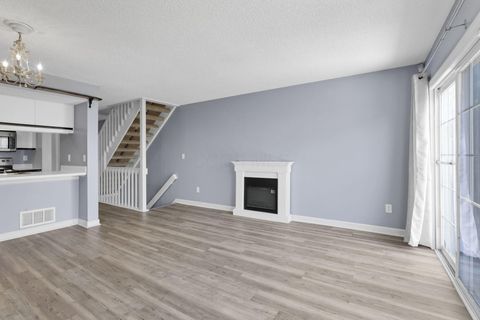Tiny photo for 2014 Burbridge Lane 29C #29C, Hilliard, OH 43026 (MLS # 225037437)
