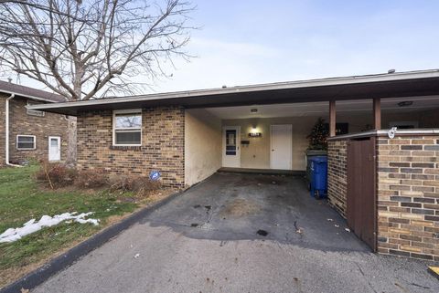 Tiny photo for 1258 Woodbrook Circle W 199 #199, Columbus, OH 43223 (MLS # 225045371)
