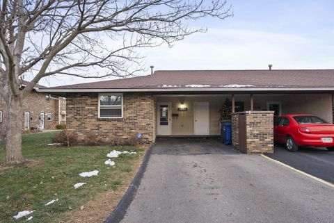 Tiny photo for 1258 Woodbrook Circle W 199 #199, Columbus, OH 43223 (MLS # 225045371)