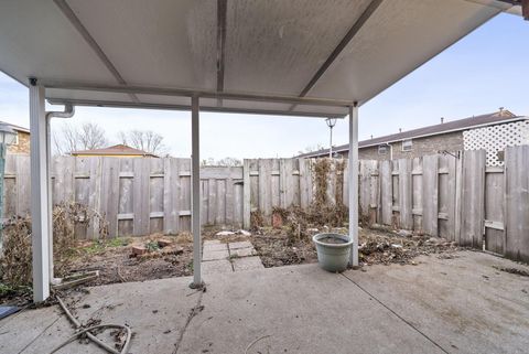 Tiny photo for 1258 Woodbrook Circle W 199 #199, Columbus, OH 43223 (MLS # 225045371)