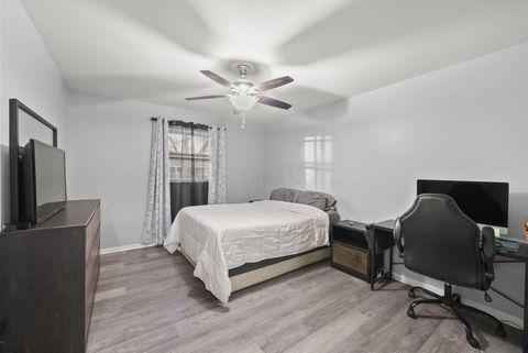 Tiny photo for 1258 Woodbrook Circle W 199 #199, Columbus, OH 43223 (MLS # 225045371)