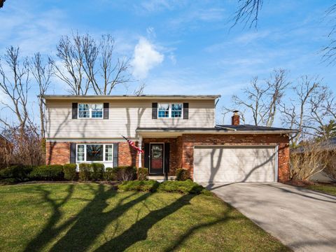 Photo of 876 Middlebury Drive N, Worthington, OH 43085 (MLS # 226004957)