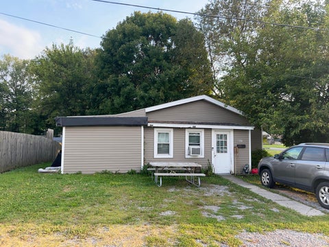 Photo of 807 W Chillicothe Avenue, Bellefontaine, OH 43311 (MLS # 226033245)