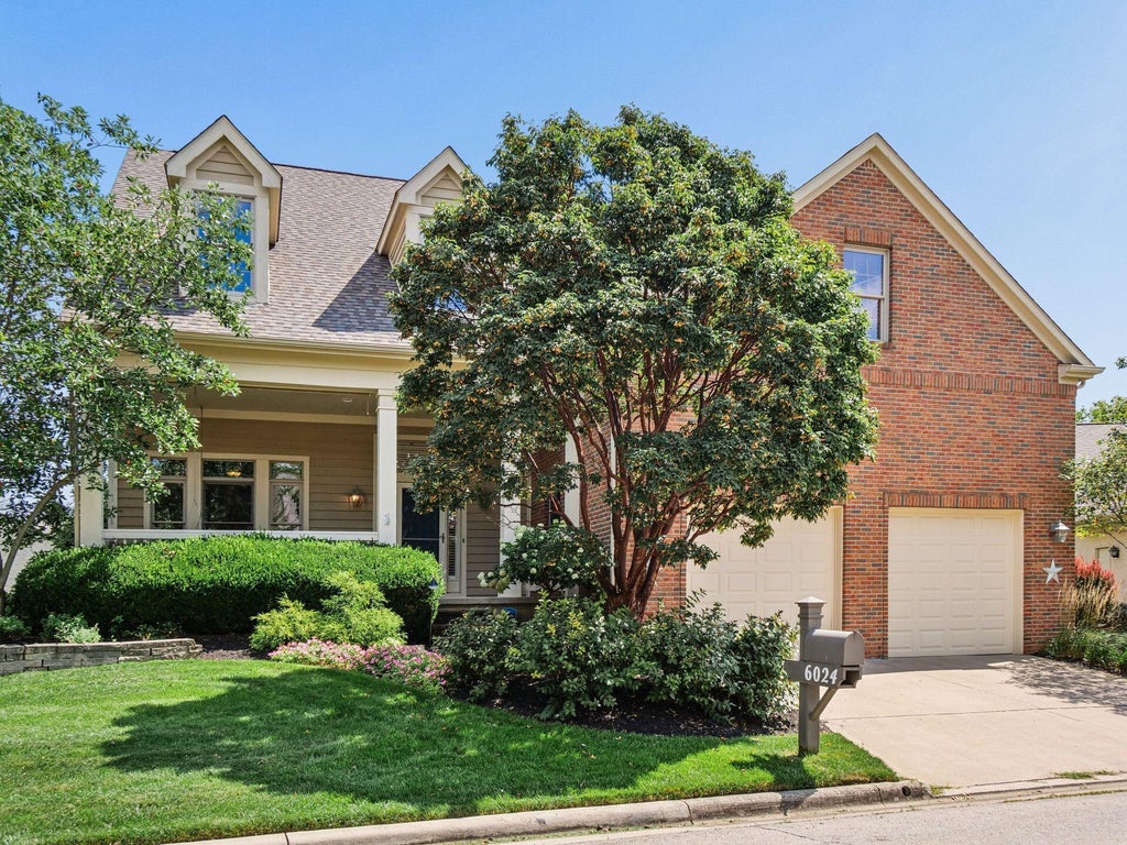 Photo of 6024 Kentigern Court S, Dublin, OH 43017 (MLS # 226033189)