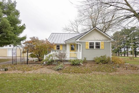 Photo of 18080 Murray Road, Mount Vernon, OH 43050 (MLS # 225042521)