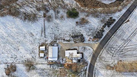 Tiny photo for 13340 Banning Road, Mount Vernon, OH 43050 (MLS # 225045285)