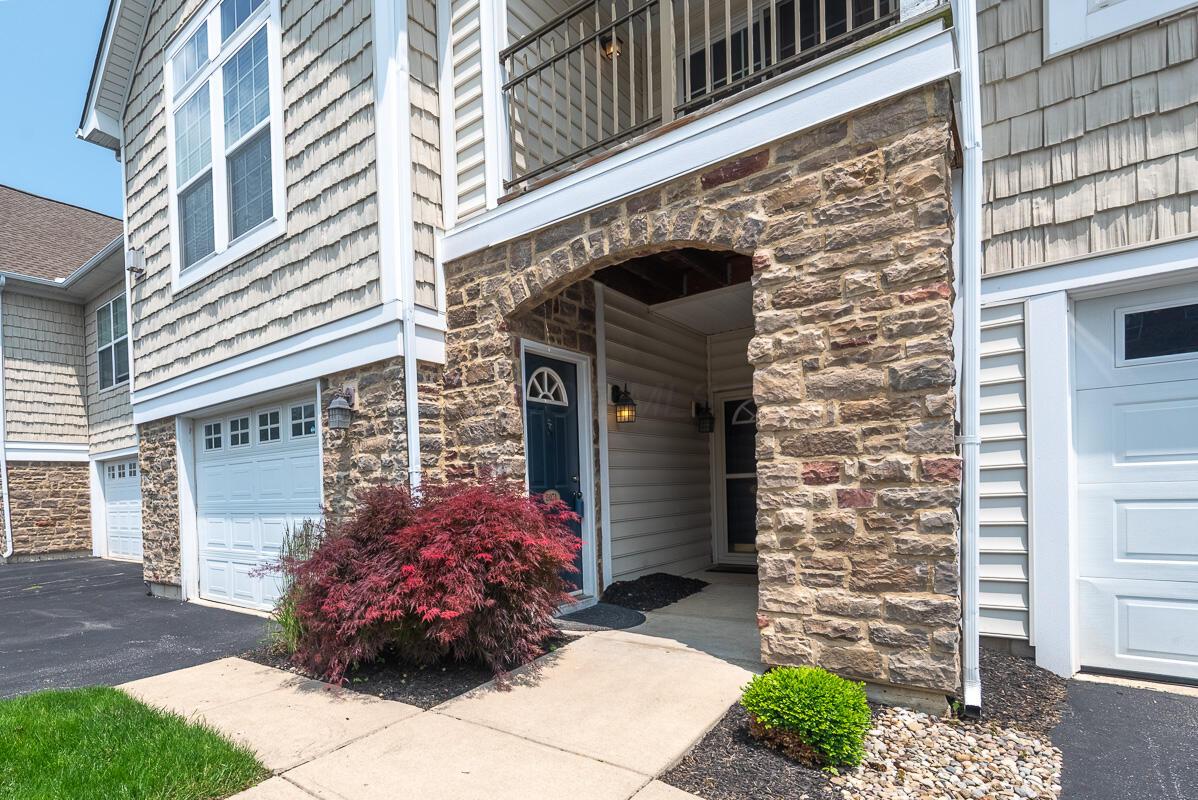 5074 Calais Drive, Columbus, Ohio image 1