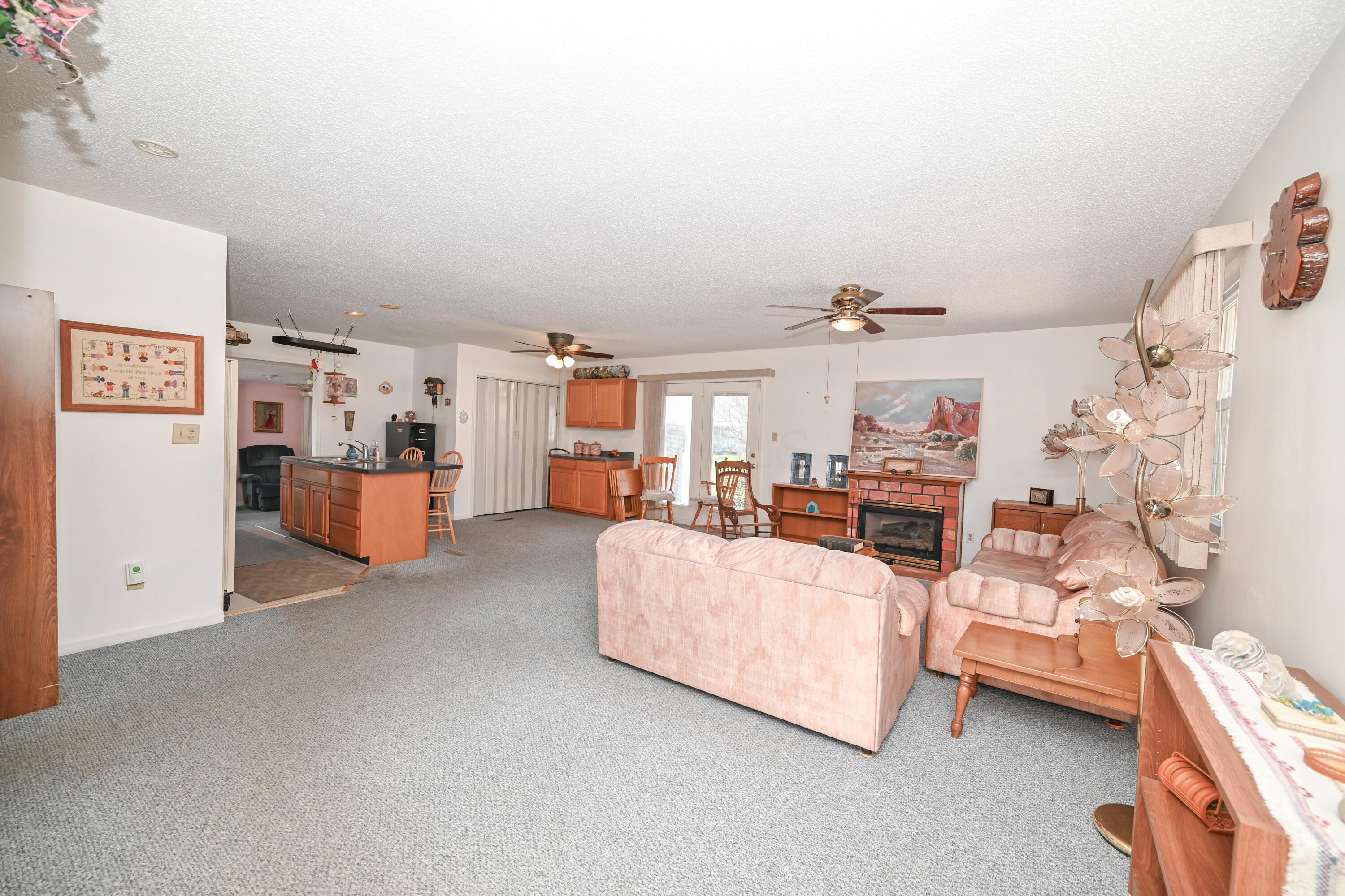 994 Amherst Drive, Marion, Ohio image 2