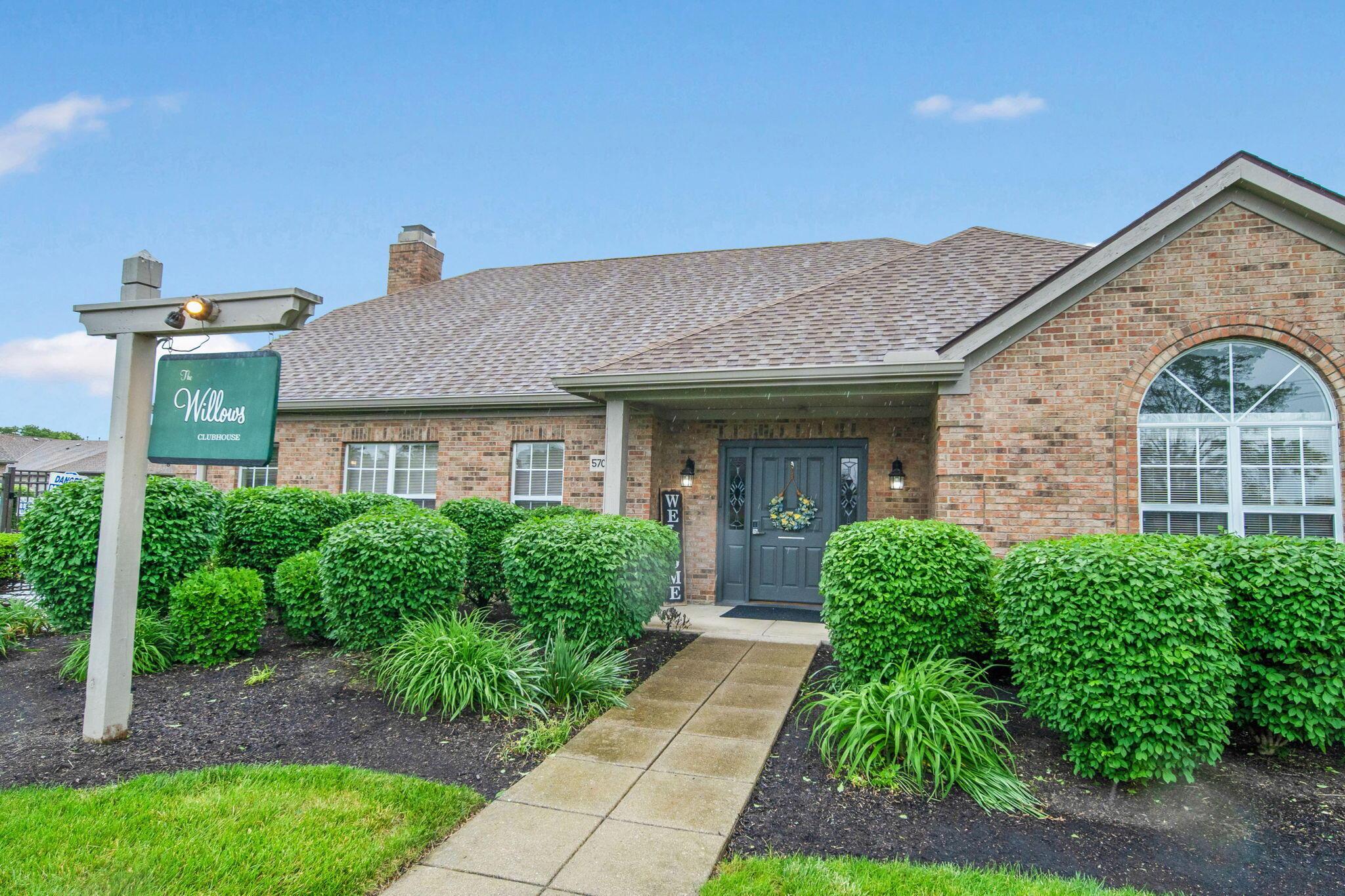 2348 Willowside Lane, Grove City, Ohio image 39