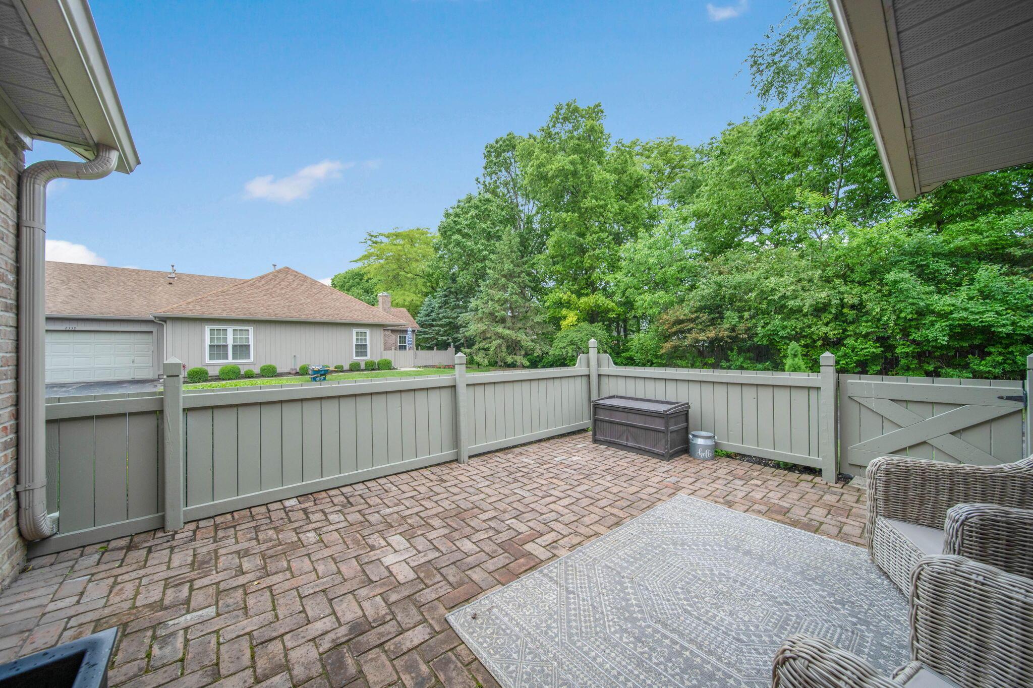 2348 Willowside Lane, Grove City, Ohio image 7