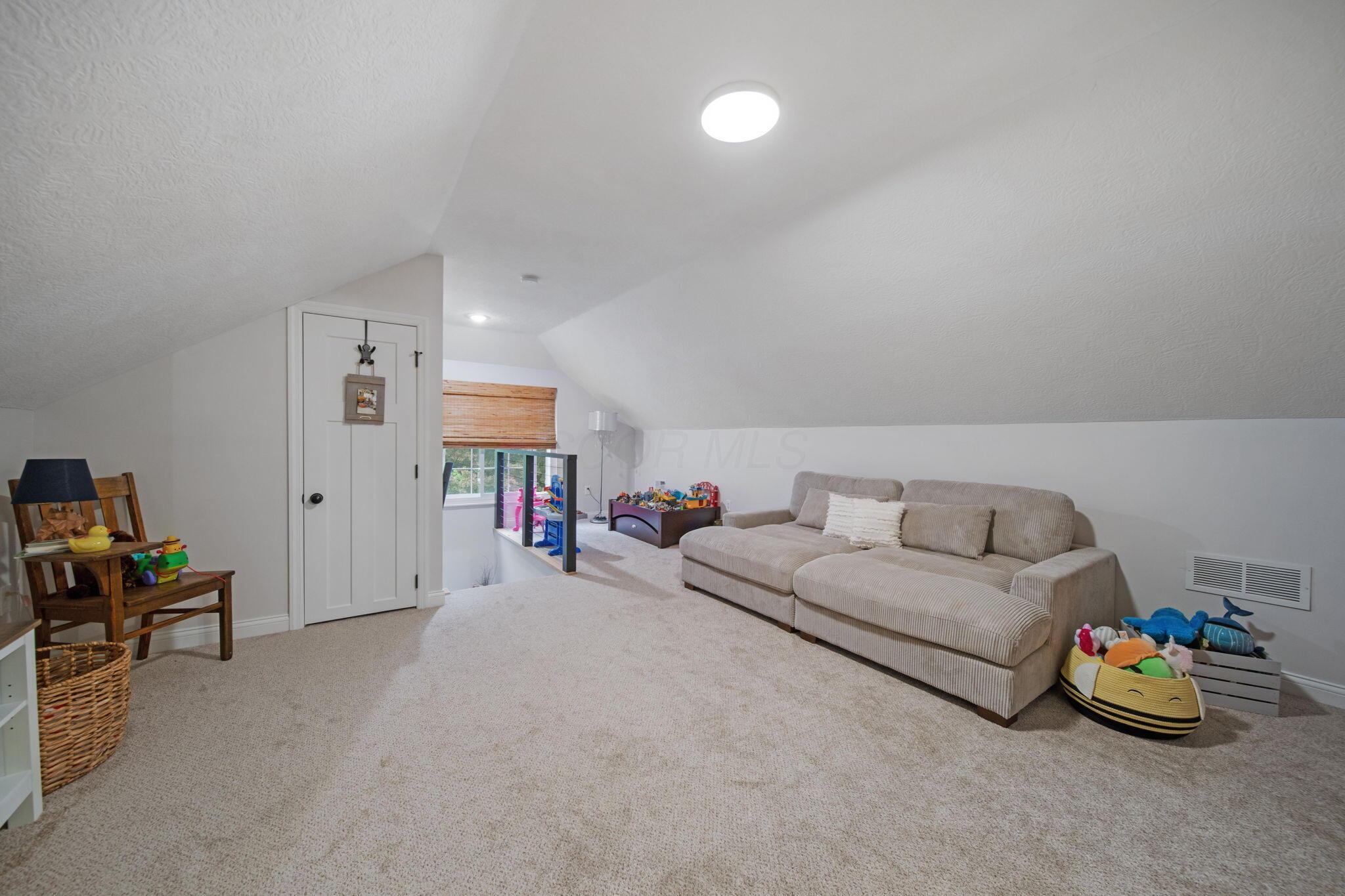 2348 Willowside Lane, Grove City, Ohio image 33