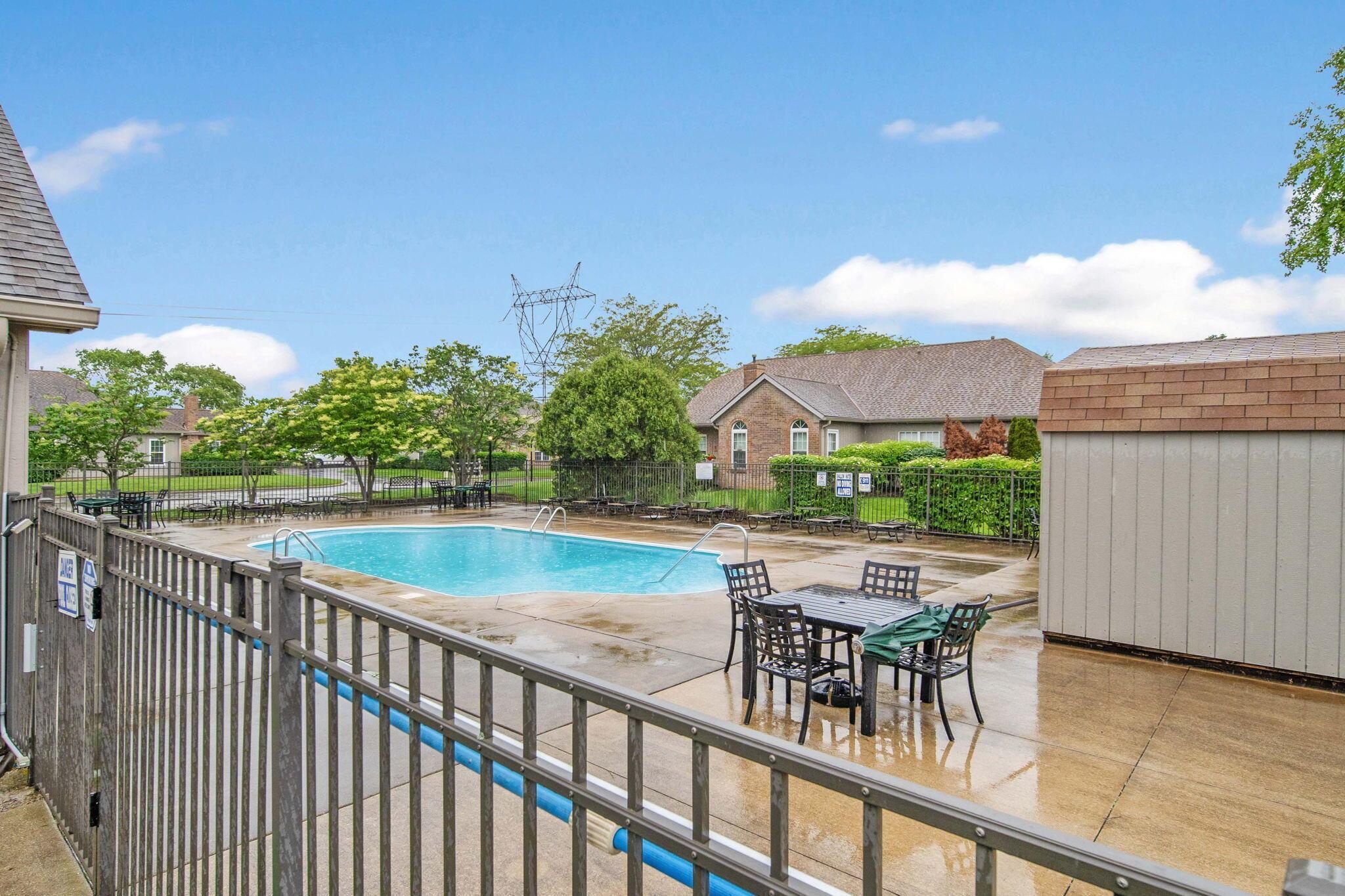 2348 Willowside Lane, Grove City, Ohio image 40