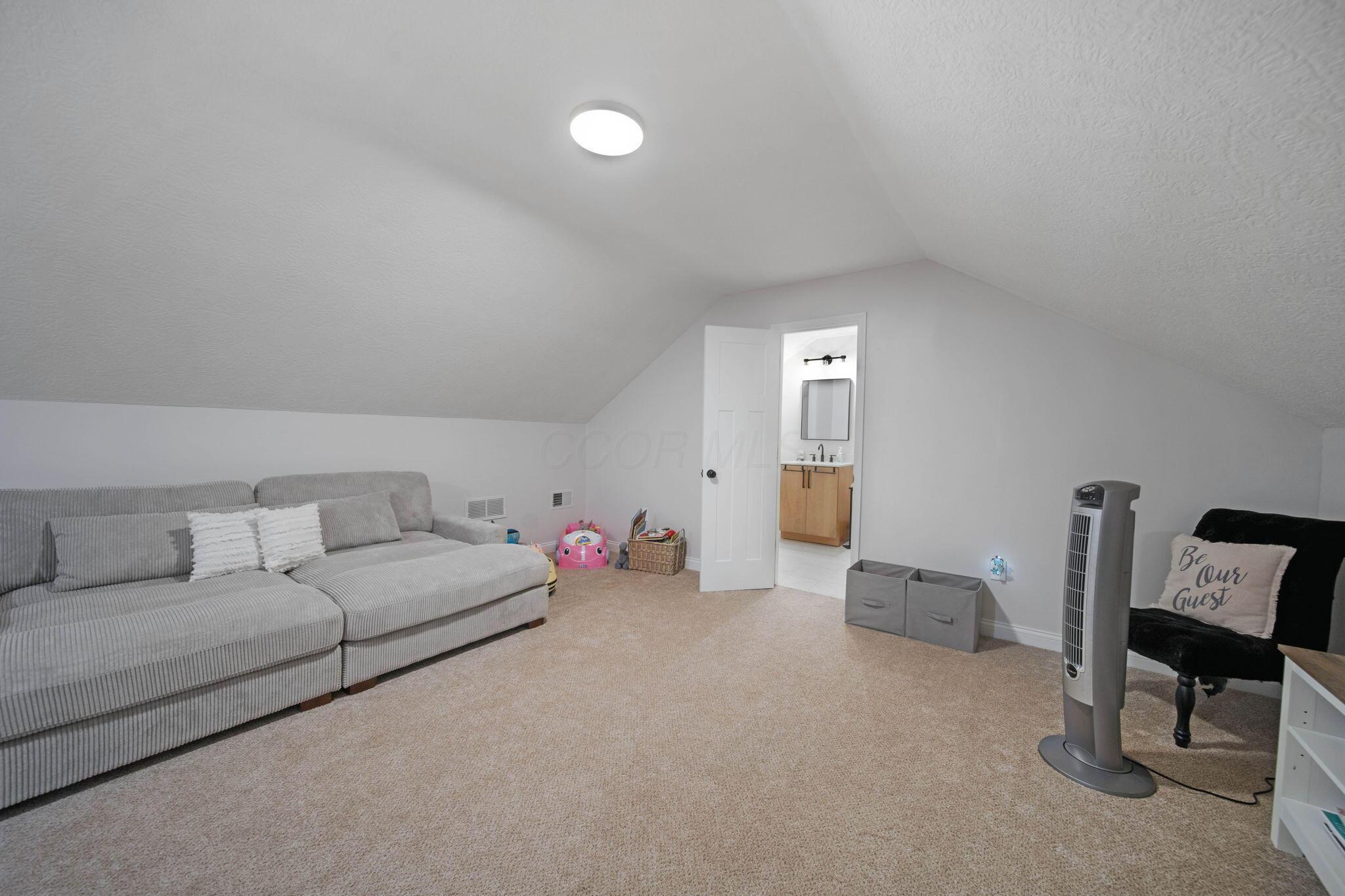 2348 Willowside Lane, Grove City, Ohio image 31