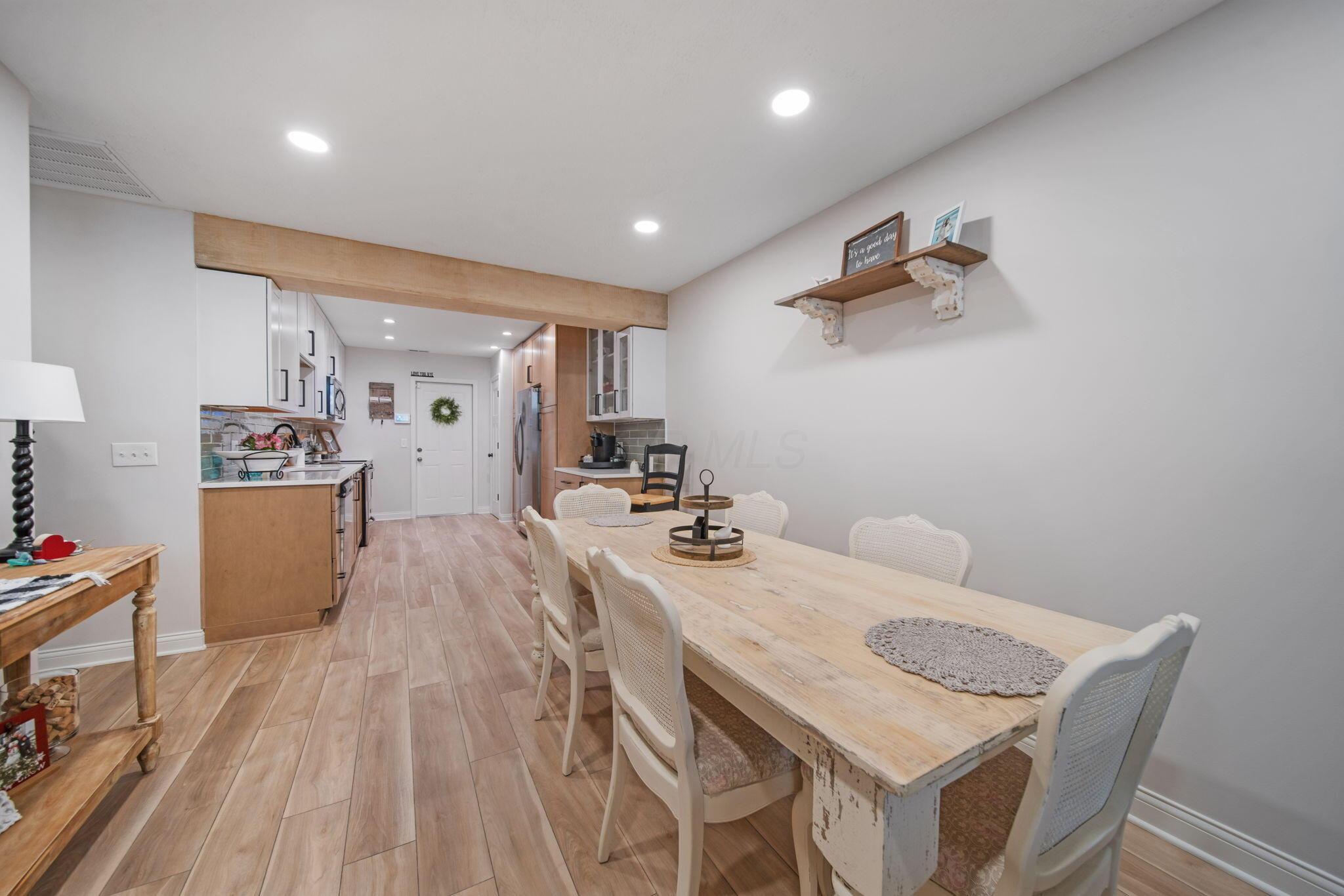 2348 Willowside Lane, Grove City, Ohio image 15