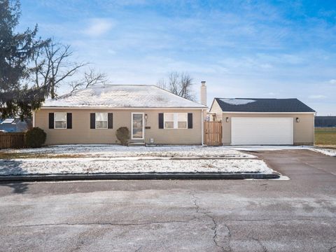 Photo of 811 Kinsman Street, Columbus, OH 43207 (MLS # 226000192)