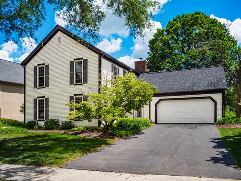 Photo of 1285 Worthington Heights Boulevard, Columbus, OH 43235 (MLS # 226023382)