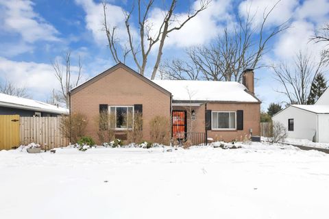 Photo of 180 N Harding Road, Columbus, OH 43209 (MLS # 226003467)
