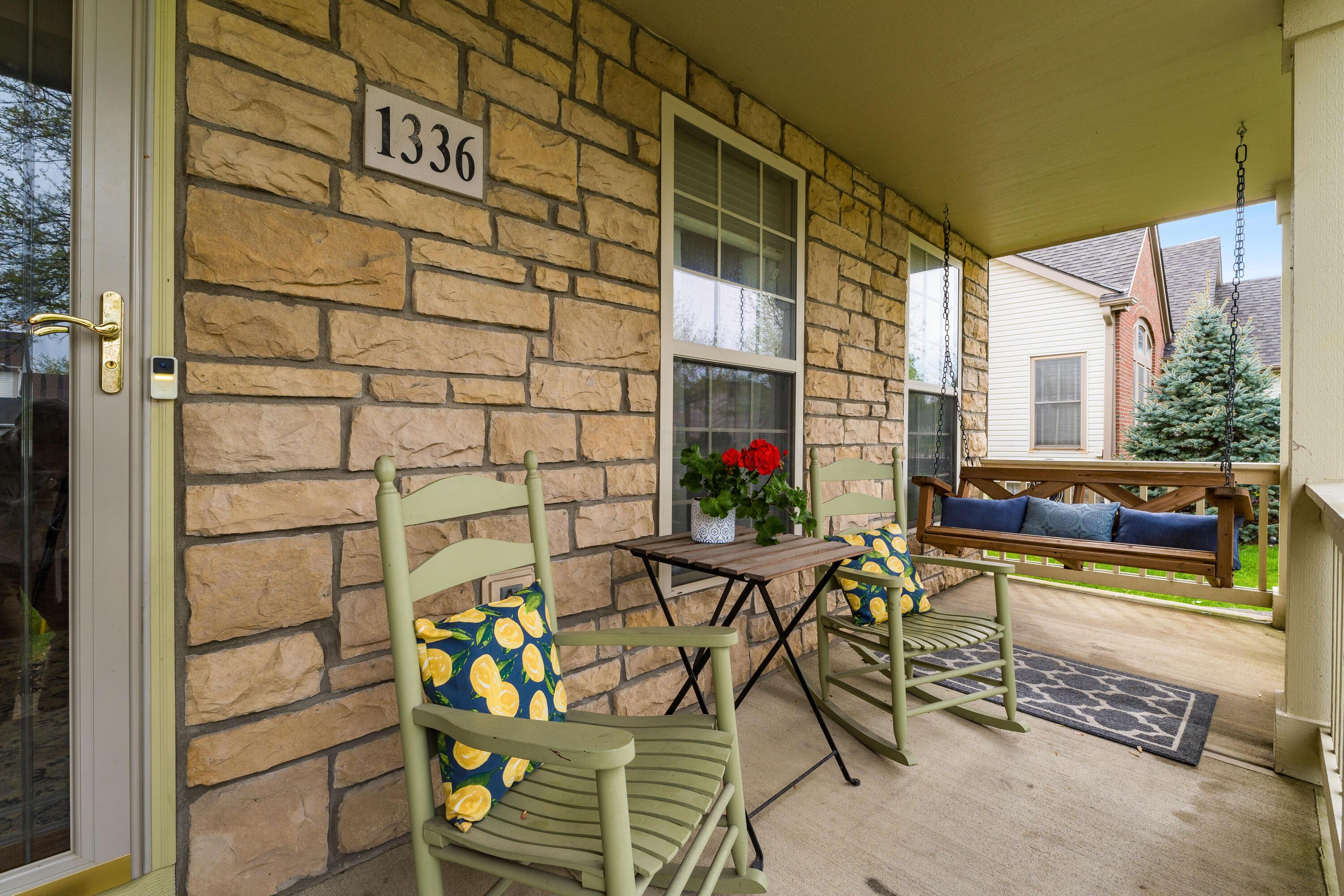 1336 Great Hunter Drive, Grove City, Ohio image 2