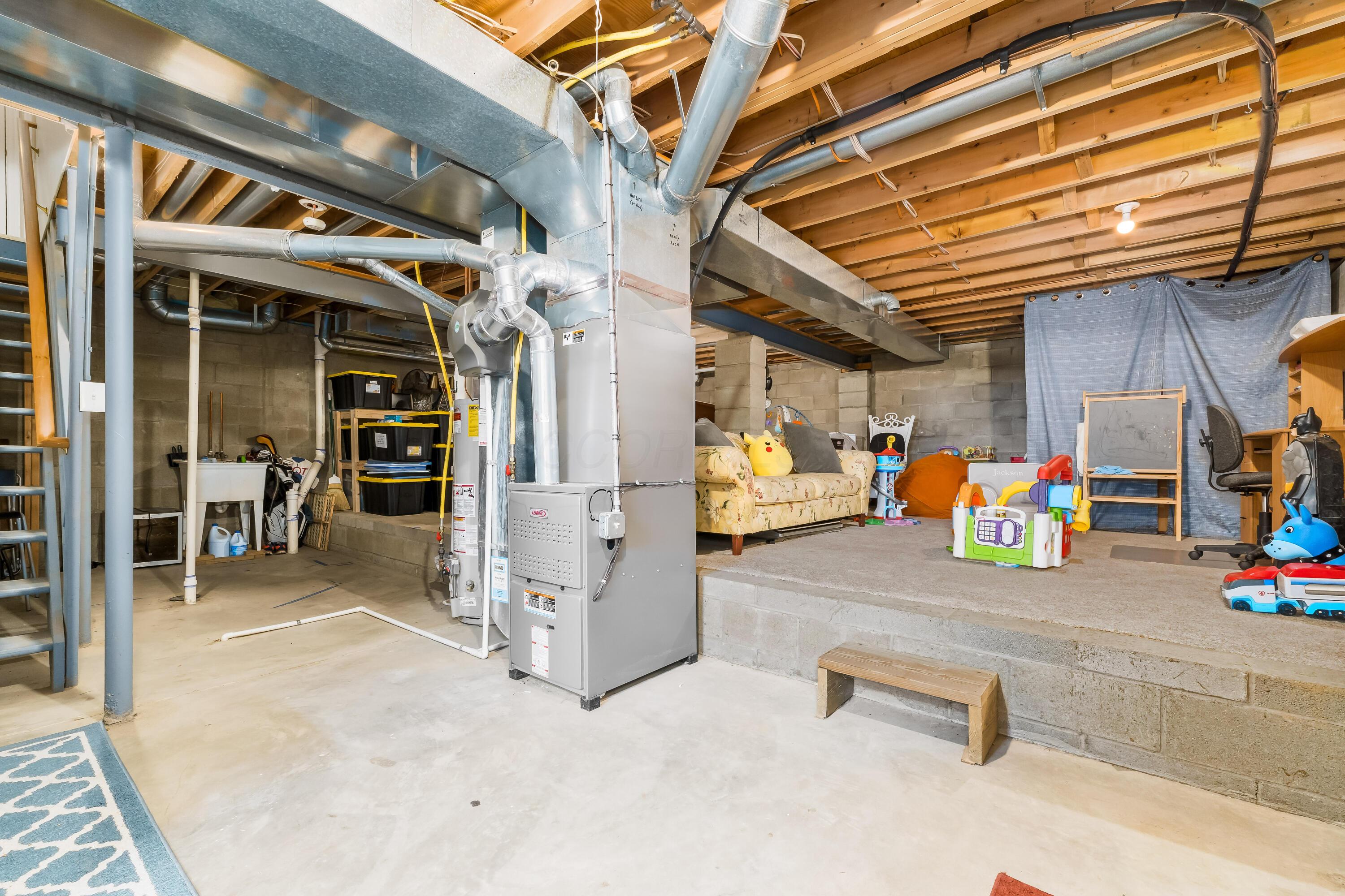 1336 Great Hunter Drive, Grove City, Ohio image 32