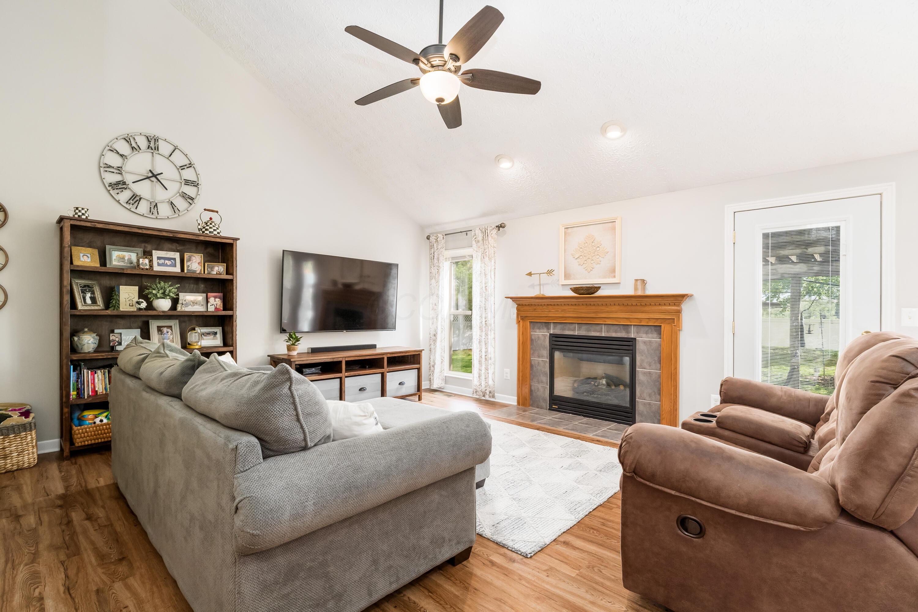 1336 Great Hunter Drive, Grove City, Ohio image 14