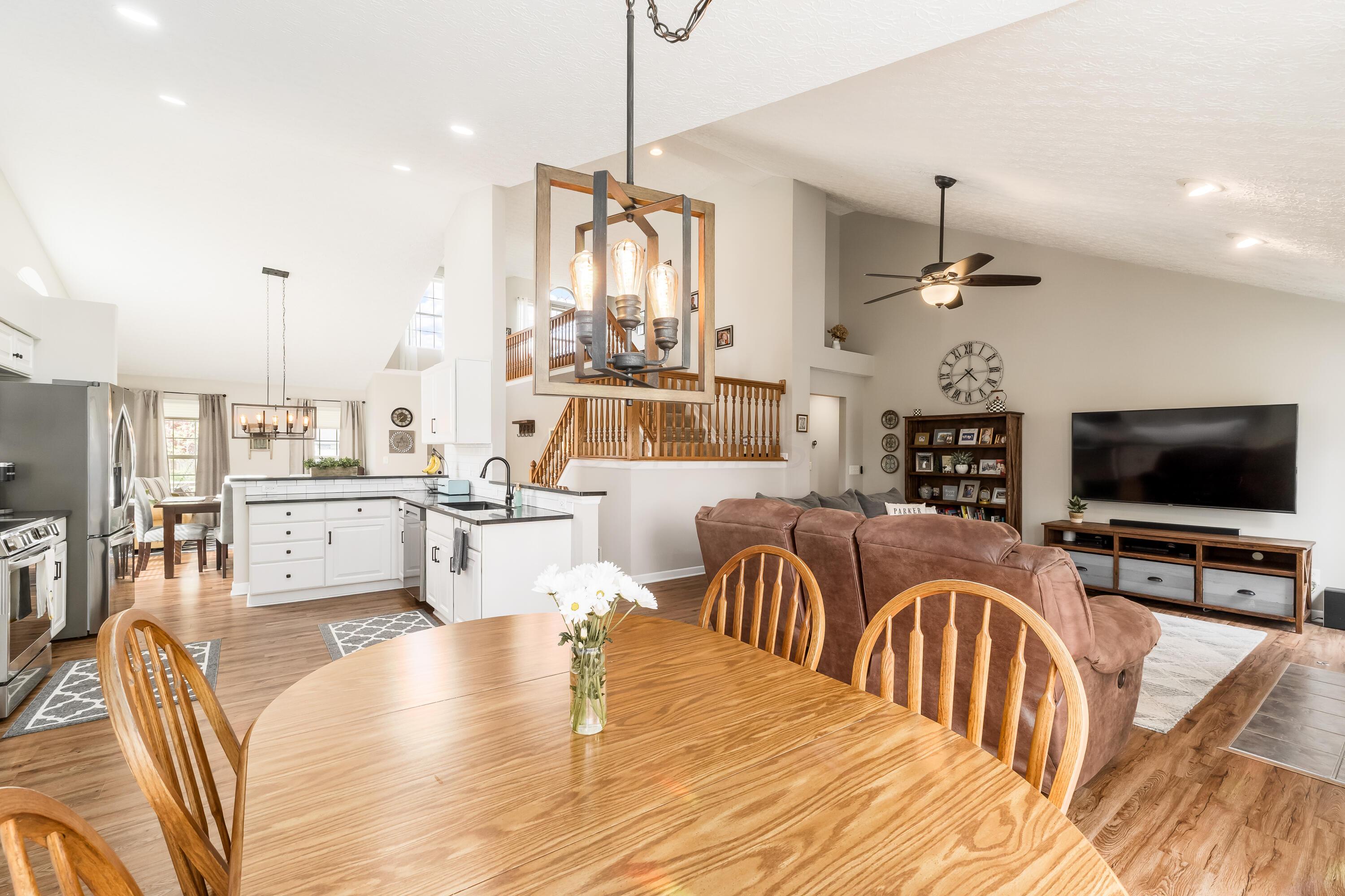 1336 Great Hunter Drive, Grove City, Ohio image 13