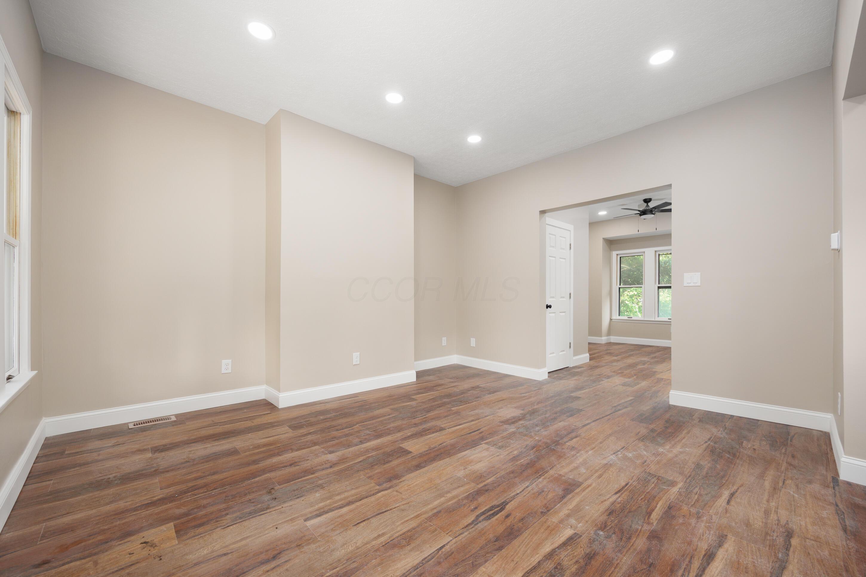 463 E Woodrow Avenue, Columbus, Ohio image 8