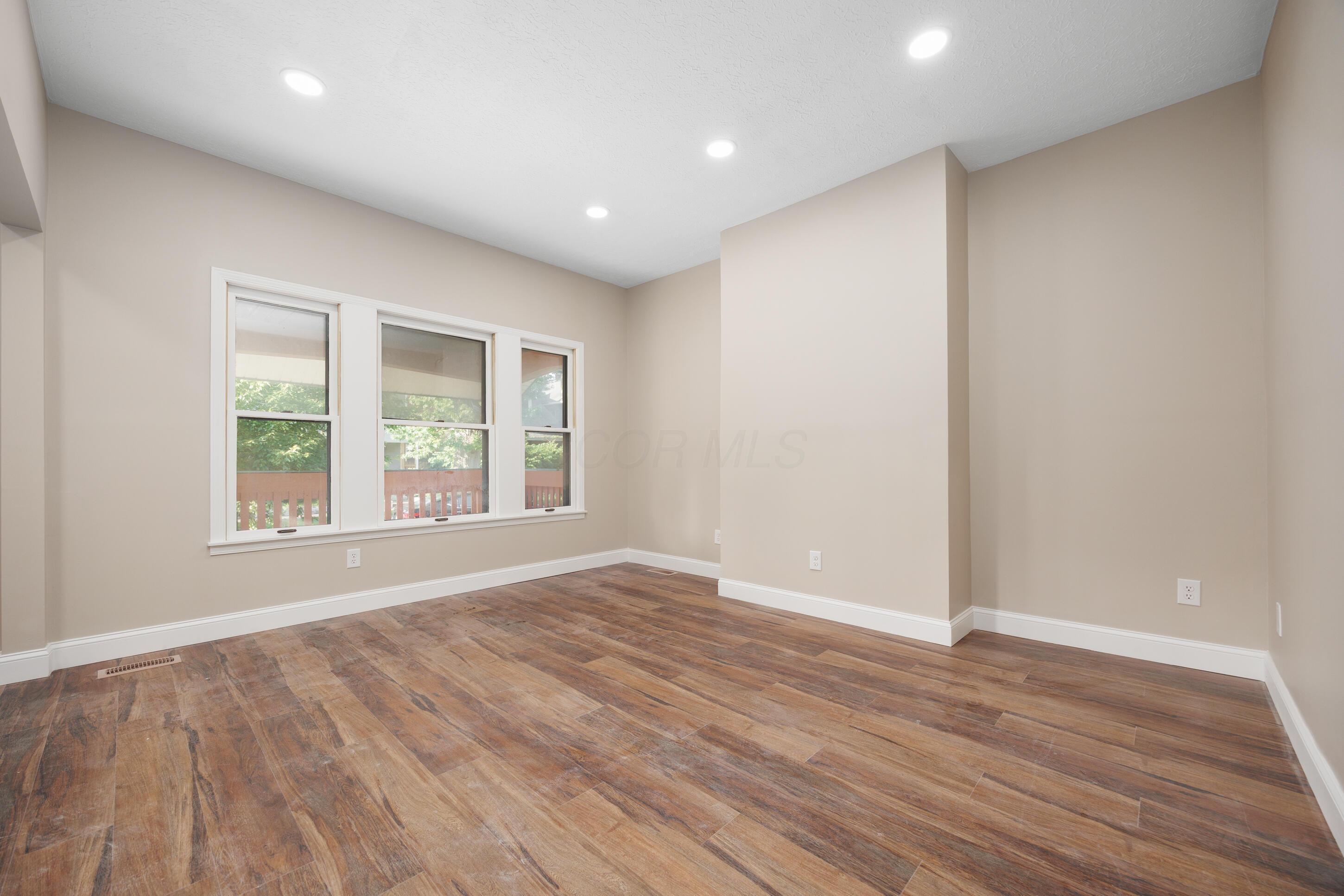 463 E Woodrow Avenue, Columbus, Ohio image 7
