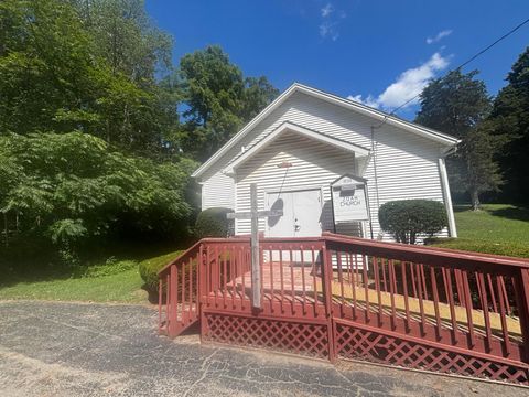 Photo of 1050 E Spring Valley Paintersville Road, Xenia, OH 45385 (MLS # 225040154)