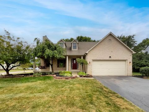 Photo of 695 Hennigans Grove Road, Grove City, OH 43123 (MLS # 225033223)
