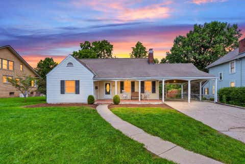 Photo of 327 W 4th Street, Chillicothe, OH 45601 (MLS # 226031639)