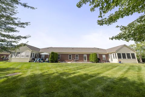 Tiny photo for 5771 Burke Circle 1202 #1202, New Albany, OH 43054 (MLS # 226022995)