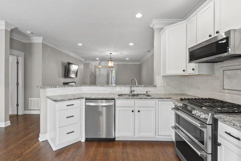 Tiny photo for 5771 Burke Circle 1202 #1202, New Albany, OH 43054 (MLS # 226022995)