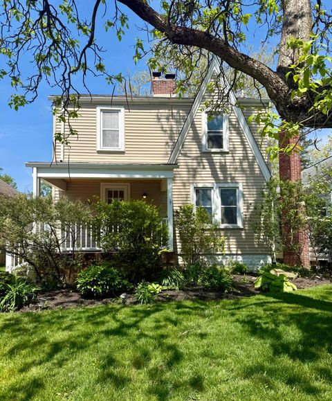 Photo of 458 Crestview Road, Columbus, OH 43202 (MLS # 226013111)